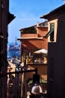 Genova: la Lanterna vista da una creusa Genova: la Lanterna vista da una creusa