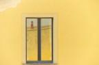 Una donna alla finestra Una donna alla finestra