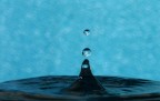 Esperimenti con gocce d'acqua Esperimenti con gocce d'acqua