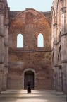 Abbazia diroccata di San Galgano, Toscana.
Dati di scatto: Minolta 505si + Tamron 28/200, pell. Fuji Sensia 100.
Commenti e critiche sempre ben accetti.