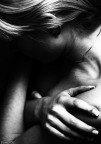 Abbraccio nel vuoto... 2 Opzione - Scartata Abbraccio nel vuoto... 2 Opzione - Scartata
