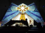 ...di fronte all'altare?... ...di fronte all'altare?...