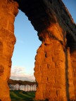 attraverso l'arco attraverso l'arco