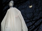 maschera sotto la luna