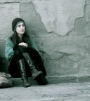 Commenti e critiche sempre ben accetti
E' un crop di un'altra foto, ma cos� mi sembra pi� interessante.. la borsa � volutamente tagliata.