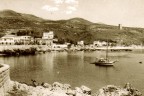..la barca del pirata nella baia di marina di camerota... ..la barca del pirata nella baia di marina di camerota...