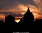 La fotografia � stata scattata con una macchina fotografica digitale. In un secondo momento � stata ritoccata a computer aumentando il contrasto, regolando la colorazione e riducendo il rumore dallo sfondo.

Soggetto: Tramonto dietro la Cupola di San Pietro - Ponte Sant'Angelo - Roma

Tecnologia: Nikon Coolpix L5, Adobe Photoshop e ABSoft Neat Image