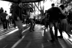 Ballerini Swing in un parco la domenica pomeriggio