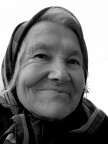 ritratto di un'anziana Romena ritratto di un'anziana Romena