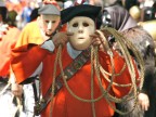 Dietro la maschera ... Dietro la maschera ...