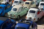 Raduno Fiat500 Asiago....sosta ad Enego e qui fra i Cinquini � sbucato un piacevole intruso....