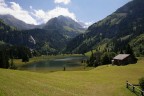 Panoramica del lauenensee

Dati di scatto:

EOS 5D + 24-70 f2.8 L a 24mm
TV 1/80
AV f13
ISO 100