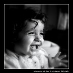 entusiasmo alla festa di compleanno del fratello