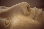 Volto di un Faraone (particolare statua) Volto di un Faraone (particolare statua)
