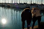Ma scusa... non toccava a te tenerla per mano? Ma scusa... non toccava a te tenerla per mano?
