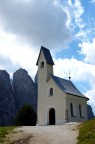 Chiesetta di Passo Gardena Chiesetta di Passo Gardena