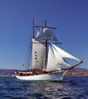 Goletta francese varata nel 1932 in partenza durante una regata