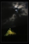 La torre e lo sguardo materno di mamma luna La torre e lo sguardo materno di mamma luna