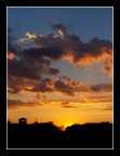 Stormi d'uccelli neri nel vespero migrar... Stormi d'uccelli neri nel vespero migrar...