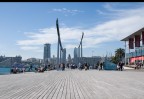 La rambla del mar di barcellona vista dal basso
