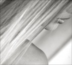 una sezione glamour un po' particolare alla ricerca di dettagli, giocando con le linee e le luci.
i vostri commenti e suggerimenti saranno per me preziosi come verifica del lavoro svolto.
grazie!
dorotea