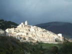 Borgo illuminato Borgo illuminato