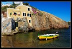 la casina nella scogliera la casina nella scogliera