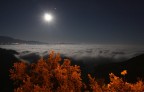 Mare di nuvole notturno. Mare di nuvole notturno.