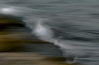Onda su onda il mare mi porterà alla deriva, in balia di una Onda su onda il mare mi porterà alla deriva, in balia di una