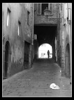 Sotto l'arco a castelnuovo. Sotto l'arco a castelnuovo.
