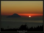 tramonto sull'isola di Filicudi visto da Lipari.