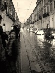 alla fermata in una giornata uggiosa alla fermata in una giornata uggiosa