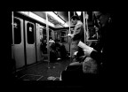 Una foto fatta di nascosto in metropolitana
in una giornata passata a lavorare nel post scuola

l'intero vagone della metro stava leggendo
purtroppo non sono cos� sfacciato da mettermi in mezzo a fotografarlo
ma ne ho presi solo 3

commenti e critiche graditissimi