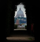 Spiando dal buco della serratura