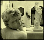 statue statue