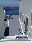 L'elegante e raffinata hall di questo splendido albergo rigorosamente in bianco,il colore della Grecia!!
Sullo sfondo una delle "Caldare" ci� che rimane di un vecchio vulcano!!
Isola di Santorini!!
(tanto per cambiare)