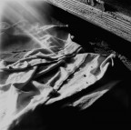 Analogica, copia unica stampata a mano con processo conservativo su carta baritata.
Anno:2003 - Misure:38.0x37.8
Hasselblad 500 ELM - 80 mm - Ilford FP4 Plus 125 - 1/15 - f 22/16