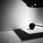 SL66 e Distagon 50mm.
sessione di studio con luce flash (ma qui il flash l'avevo spento) :D