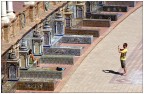 La magnifica Plaza de Espagna a Siviglia.
uno scatto per immortalare un momento piacevole.
Uno scatto a chi scatta!