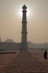 Uno dei quattro grandi minareti del TAJ MAHAL in INDIA

(NOVEMBRE 2007)

CANON EOS 400d 
EF 24-105 f/4 L IS USM 
ISO 100 
28mm 
f/11 
1/250s 
EV 0.00 
IS on 
mano libera no filtri