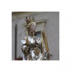 Un ritratto della pi� venerata santa di Siracusa di cui ne � la padrona.