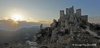 Un'immagine scattata lo scorso anno a Rocca Calascio.
Questo antico castello � stato usato anche come luogo per le riprese del film Lady Hawke.
Commenti ben accetti.

Giuseppe