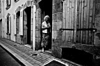 Sulla soglia di casa... Sulla soglia di casa...