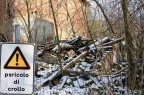è già crollata è già crollata