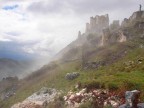 La rocca tra le nubi La rocca tra le nubi