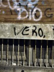 Dietro l'angolo Dietro l'angolo