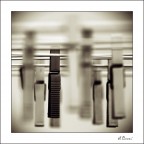 Uno dei miei pallini (fotografici) � rappresentato dalle mollette per il bucato.
Commenti e critiche sono gradite.