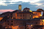 Gavorrano.... un gruppo di case che giocano a giro giro tond Gavorrano.... un gruppo di case che giocano a giro giro tond