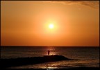 Grottammare: pescatore all'alba Grottammare: pescatore all'alba