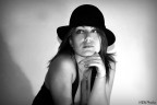Donna con cappello Donna con cappello